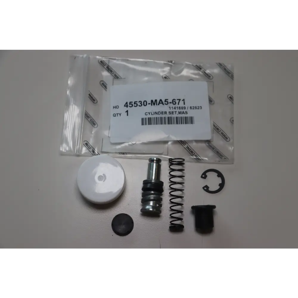 Front Brake Master Cylinder Kit 45530-MA5-671